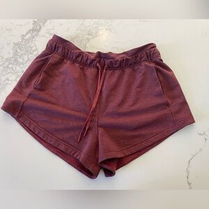 Lululemon inner glow essence short